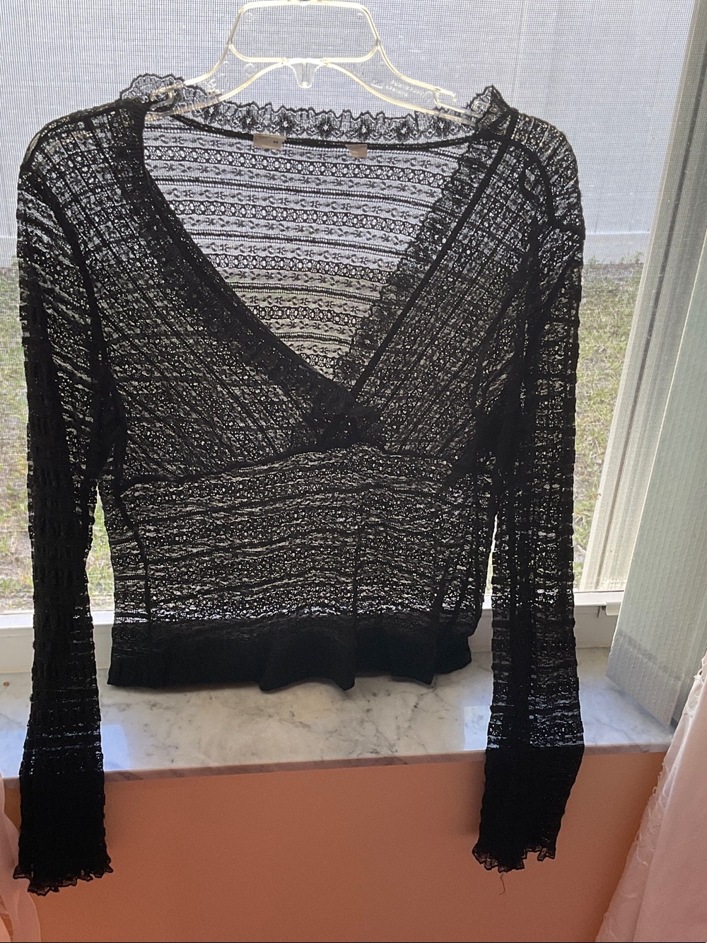 Women's Black Lace V-Neck Long Sleeve Top